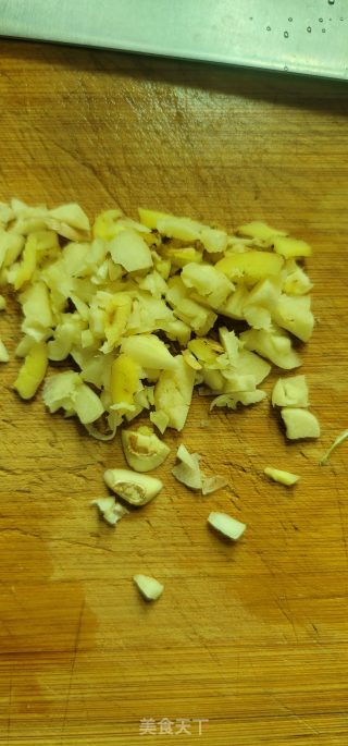 麻婆酱焖带鱼的做法步调：3