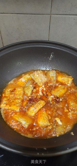 麻婆酱焖带鱼的做法步调：12