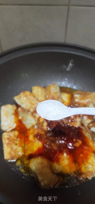 麻婆酱焖带鱼的做法步调：11