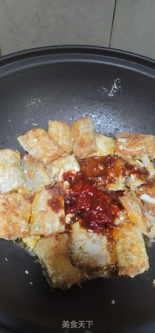 麻婆酱焖带鱼的做法步调：10
