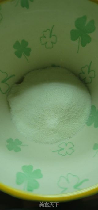 芒果单皮奶冻的做法步调：1