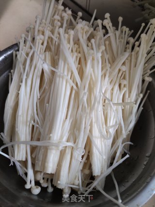 金针菇凉拌千张的做法步调：1