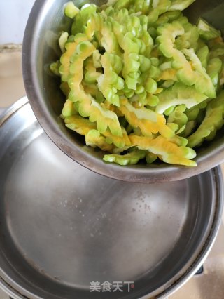 苦瓜炒肉片的做法步调：5