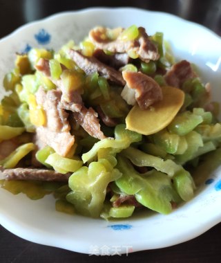 苦瓜炒肉片的做法步调：9