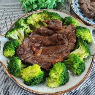 喷鼻煎牛排的做法步调：8