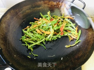 青椒牛肉丝的做法步调：3
