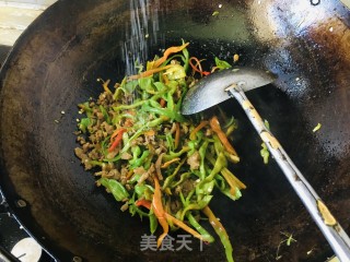 青椒牛肉丝的做法步调：7