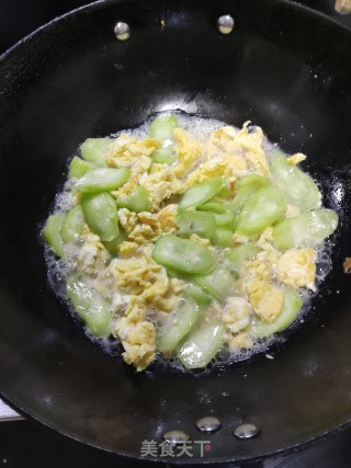 丝瓜炒鸡蛋的做法步调：9