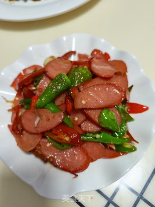 蟹味肠炒辣椒的做法步调：7