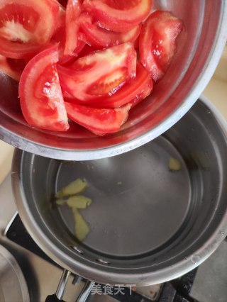 西白柿牛肉汤的做法步调：5