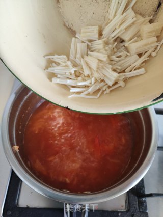 西白柿牛肉汤的做法步调：6