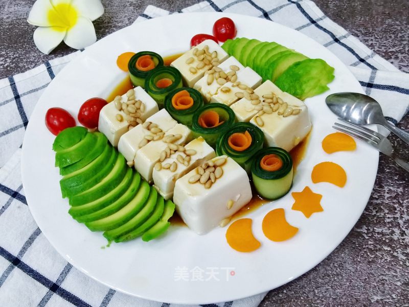 牛油果拌豆腐的做法