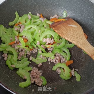 肉沫炒苦瓜的做法步调：11