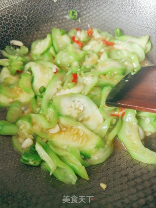 丝瓜炒鸡蛋的做法步调：10