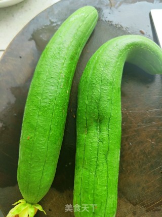 丝瓜炒鸡蛋的做法步调：1