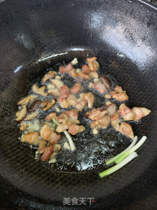 潮汕五花肉焖腐竹的做法步调：3