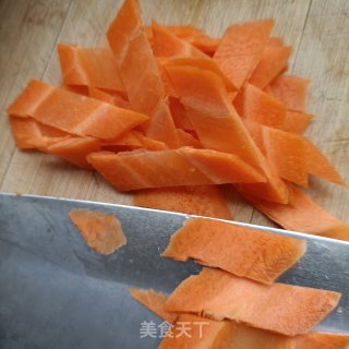 皱皮椒回锅肉的做法步调：5