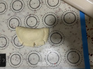 卡士达酱云朵里包的做法步调：19