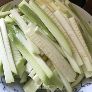 番茄炒西葫芦的做法步调：2