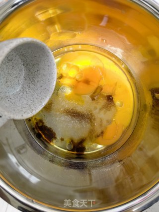 #早饭#不消挨收收酵的蔓越莓蓝莓喷鼻蕉齐麦蛋糕的做法步调：3