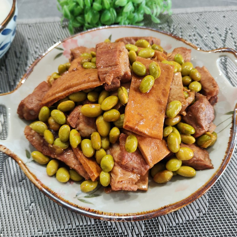 喷鼻干毛豆烧胁排的做法