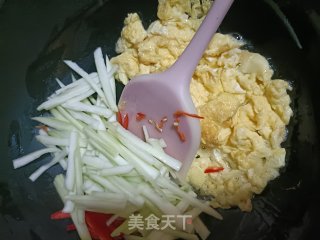 西葫芦炒鸡蛋的做法步调：5
