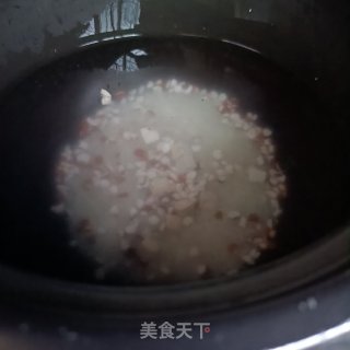芡真喷鼻米粥的做法步调：7