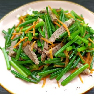 驴肉炒韭菜苔的做法步调：10