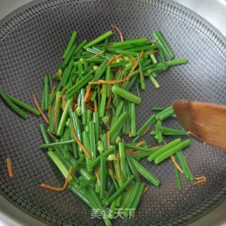 驴肉炒韭菜苔的做法步调：6