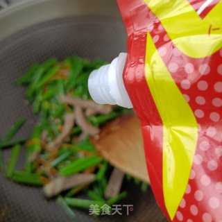 驴肉炒韭菜苔的做法步调：9