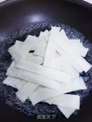 我是怎样做到非常钟快速欢愉嗦粉的的做法步调：3