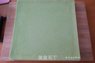 高兴果杨梅奶油卷的做法步调：6