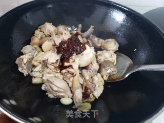 喷鼻菇炖青足鸡的做法步调：8