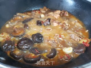 喷鼻菇炖青足鸡的做法步调：11