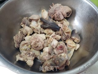 喷鼻菇炖青足鸡的做法步调：7