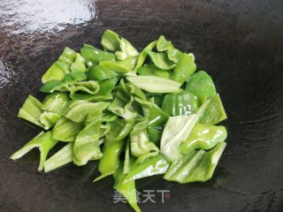 青虾炒辣椒的做法步调：4