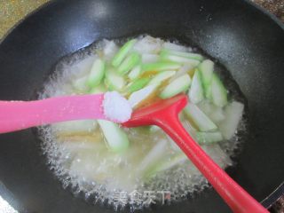 榨菜丝单瓜汤的做法步调：8