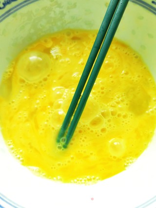 辣椒烹鸡蛋的做法步调：3