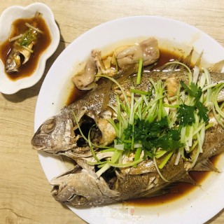 浑蒸黄花鱼的做法步调：15