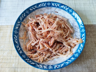 家常鸡丝凉里的做法步调：3