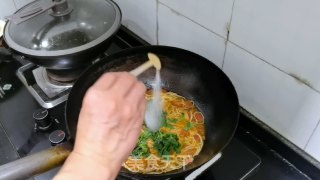 西白柿鸡蛋龙须里的做法步调：7