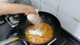 西白柿鸡蛋龙须里的做法步调：5