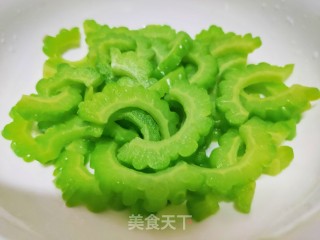 凉拌苦瓜的做法步调：6