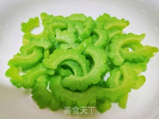 凉拌苦瓜的做法步调：5