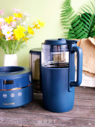 芒果喷鼻蕉奶昔的做法步调：3