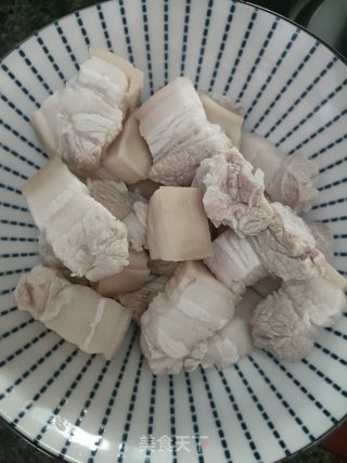 鸡蛋烧肉的做法步调：1