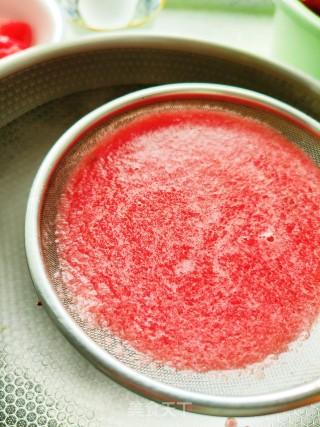 西瓜冻碰奶的做法步调：5