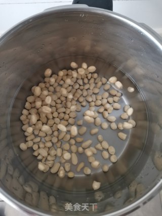 牛奶花死汤的做法步调：2