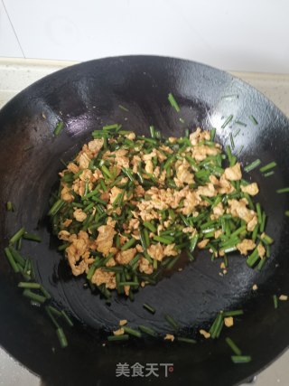 喷鼻葶炒鸡蛋的做法步调：6