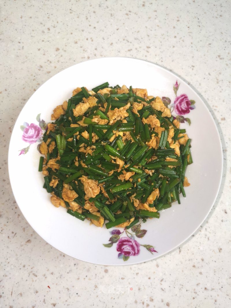 喷鼻葶炒鸡蛋的做法